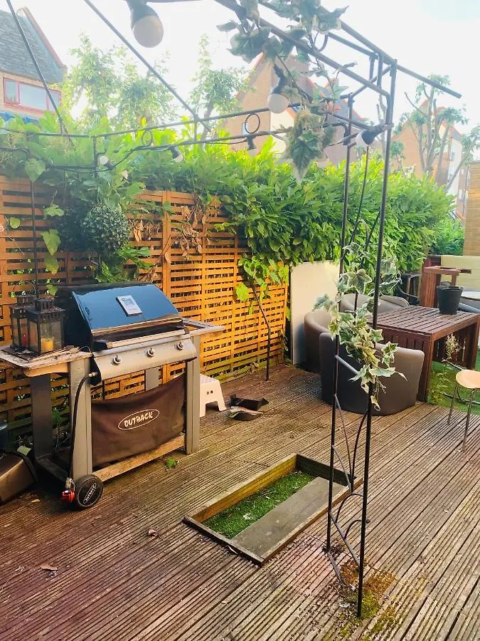 Riverside Double Room With Double Sofa Bed London United Kingdom